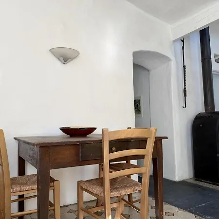 شقة Host4u - Cozy Escape In Trincheri, Relais Limone *